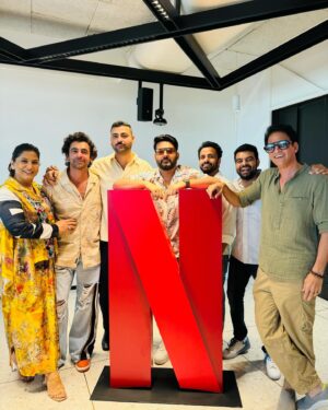Sunil Grover Instagram - Netflix   trending globally = party 🎉🥂

#celebrations #thegreatindiankapilshow ❤️