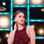 Sunny Leone Instagram - ❤️❤‍🔥♥️ . . . Styled by @hitendrakapopara Outfit by @datetheramp Earrings by @blingthingstore Styling team @tanyakalraaa @nidhi_harsora21 Style intern @stylist_khushbu Hmu @jeetihairtstylist & @tomasmoucka Shot by @tomasmoucka