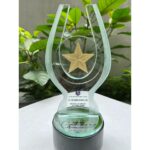 Sunshine Dizon Instagram - Taos pusong pasasalamat sa lahat ng bumubuo at mga hurado ng 38th PMPC Star Awards. Marami pa po sana akong gusto sabihin kagabi but i got too emotional and overwhelmed. So please allow me to properly say what I should’ve said last night. Thank you @versus_pelikula Sir Art Cruz and Maam Riz Cruz of ADCC Productions for giving me the opportunity to give life to Lea Santos and producing our Writer Director’s @joverjoel beautiful story. To Sir Dennis Evangelista @dennisevangelista888 for all the well chosen projects he has offered me to portray through the years, maraming salamat po. Director @joverjoel thank you for your guidance , trust and your beautiful script. I would also like to share this recognition to one of my dear friend and favorite screen partner Mr. @gabbyeigenmann for his generosity, dedication and contagious passion as an actor. Kaps para saatin ito at mahal na mahal kita. To our Manager Perry Lansigan @ppl_entertainment_inc thank you for always pushing us to be the best and believing in our dreams and helping all your alagas to achieve them. Mahanay lang po sa mga haligi ng industrya gaya ng Ate @claubarretto , Mega Star @reallysharoncuneta , at ibang kasama sa nominasyon ay sapat na, pero sobra sobrang pasasalamat na ako’y mabigayan ng pag kakataong mahanay sa nag iisang Miss @charosantos ay isang napakalaking karangalan na buong buhay kong hindi malilimutan. To Doreen, and Antonio you will always be Mama’s inspiration to always strive to be the best. I love you both so much. To my Papa, i know you are looking down from heaven and i can only hope and pray that i make you proud everyday. Sa lahat po ng patuloy na nag titiwala at nagbibigay suporta maraming salamat po. #StarAwardsMovieActressoftheyear 🙏🏻