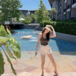 Supakson Chaimongkol Instagram - ห้องสะอาด ห้องสวย ใส่ใจทุกรายละเอียด สระสวย กิจกรรมเยอะ @varanahotelkrabi บริการดีที่สุด พนักงานน่ารักมากกกกก💕 #jaokajaokha #jaokhunkap