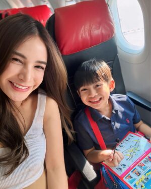 Supakson Chaimongkol Instagram - เตรียมตัวออกเดินทางได้ ☀️🌊👙⛱️🏖️🏝️

พวกเราเลือก @flyairasia.th #flyairasia #airasiasuperapp 
#ไปกระบี่ไปกับแอร์เอเชีย #jaokajaokha #jaokhunkap #ktlzinthemood  #airasiamove #airasia