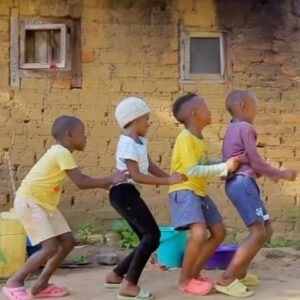 Susan Kelechi Watson Instagram - Hey bestie, #tgif! 😊 

🎥: @masakakidsafricana
