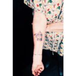 Susan Sarandon Instagram - This is the genius who designed my last two tattoos. Thanks @joshualord. 📸: @claytoncubitt