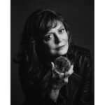 Susan Sarandon Instagram - When we all come together, we can have a huge impact. We can take simple actions in our daily lives to confront the climate emergency. Single use plastic items pollute the ocean and the environment. #ActNow by bringing your own reusable bags, bottles, and straws. I challenge you to take action with me, the @unitednations and @unenvironment! Link in bio. 📸: @justinwu #ActNow #WorldIsInOurHands