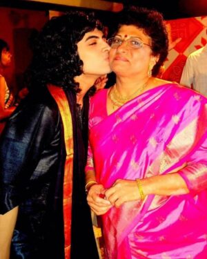 Sushant Divgikar Instagram - Mumma 🥹🙏🏼. 

One word , but that word is my whole entire universe and that word is - MOM ! 

Happy Mother’s Day to my life. 
I hope you see this and know that I am a better mother to my kids because you have been such a phenomenal to me and Karan. 

Thank you for all that you have done for us but now it is our time to give YOU everything WE can ! 

Love you and always will !
Yours ,
Sushu. 

#morhersday #internationalmothersday #love #unconditional #unconditionallove #bond