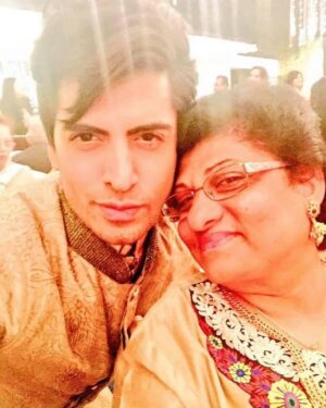 Sushant Divgikar Instagram - Mumma 🥹🙏🏼. 

One word , but that word is my whole entire universe and that word is - MOM ! 

Happy Mother’s Day to my life. 
I hope you see this and know that I am a better mother to my kids because you have been such a phenomenal to me and Karan. 

Thank you for all that you have done for us but now it is our time to give YOU everything WE can ! 

Love you and always will !
Yours ,
Sushu. 

#morhersday #internationalmothersday #love #unconditional #unconditionallove #bond