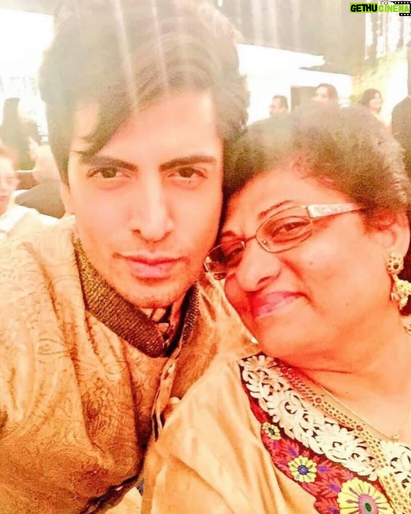 Sushant Divgikar Instagram - Mumma 🥹🙏🏼. One word , but that word is my whole entire universe and that word is - MOM ! Happy Mother’s Day to my life. I hope you see this and know that I am a better mother to my kids because you have been such a phenomenal to me and Karan. Thank you for all that you have done for us but now it is our time to give YOU everything WE can ! Love you and always will ! Yours , Sushu. #morhersday #internationalmothersday #love #unconditional #unconditionallove #bond