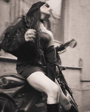 Sushant Divgikar Instagram - Rani Kohenur X @maccosmeticsindia 

I used to think about how fun it would be to be a MAC gworllll ! 

Now I can guarantee that it’s HOTTT !!! 

Make up and beauty @saikatchakrabortyyy 
Hair artistry @_raziea 
📷 @uditdulani 

#bikerchick #mac #macximal #maccosmetics #maccosmeticsindia #rani #ranikohenur #sushantdivgikar