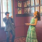 Sutton Foster Instagram - @suttonlenore giving the most most incredible speech for #JonathanGroff as he receives his portrait here at @sardisnyc ✨ #broadway #suttonfoster #HiPatina #sardis