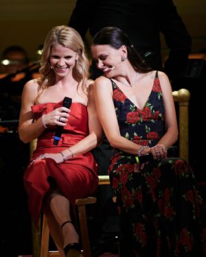 Sutton Foster Instagram - An unforgettable evening. 

📷 by the amazing @jennyandersonphoto 

Sutton fashion credits —

Style: @emilysanchezstyle 
Hair: @djquintero 
Makeup: @quinnmurphy 

Black gown: @michaelkors
Shoes: @alexandrebirman 

Red dress: @oneof_ny 
Shoes: @alexandrebirman 

Red carpet look:
Gown with roses: @markarian_nyc 
Shoes: @rogervivier 

Suit: @dereklam
Shoes: @rogervivier 

All jewelry for Sutton: @tiffanyandco 

Cowboy look: 
Jeans: @everlane 
Shirt: @wrangler 
Boots: @crownvintagecompany @dsw 

#kelliohara #carnegiehall #nypops #suttonfoster #chums