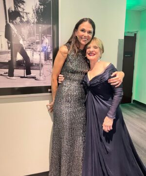 Sutton Foster Instagram - The most magical night. My 15-year-old self almost couldn’t handle it.

#sondheim #hollywoodbowl