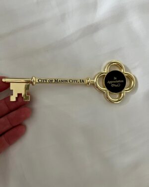 Sutton Foster Instagram - Amazing to visit and perform in Mason City, Iowa - Meredith Wilson’s ‘River City’! Thank you Mayor Bill Schickel for honoring me with the key to city! 

#masoncity #rivercity #iowa #meredithwillson #themusicman #themusicmanbroadway