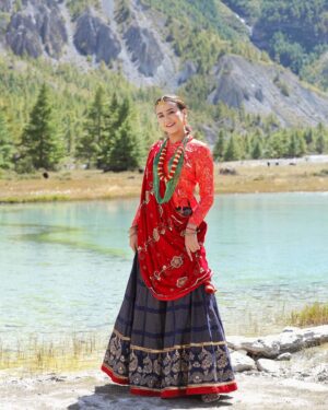 Swastima Khadka Instagram - Manang, you got my whole heart. Will come back soon. ❤️

At the launch of @manangwinery 🙏
Thank you @dipti_gurung_ for the lovely gurung Attire. 😘
#manang #gurungattire