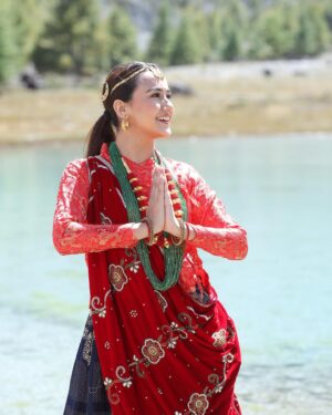 Swastima Khadka Instagram - Manang, you got my whole heart. Will come back soon. ❤️

At the launch of @manangwinery 🙏
Thank you @dipti_gurung_ for the lovely gurung Attire. 😘
#manang #gurungattire