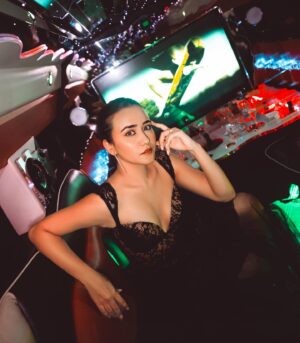 Swastima Khadka Instagram - Dimag kharab mood in Adelaide 🤦‍♀️
Releasing this Tihar (kartik 24/ November 10th)

Team: 
@anishawaibaa 
@anugraha.adh
📷 @snapbyyubitubi