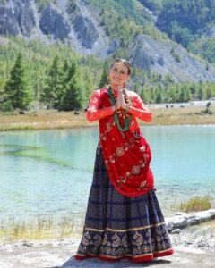 Swastima Khadka Instagram - Manang, you got my whole heart. Will come back soon. ❤️ At the launch of @manangwinery 🙏 Thank you @dipti_gurung_ for the lovely gurung Attire. 😘 #manang #gurungattire