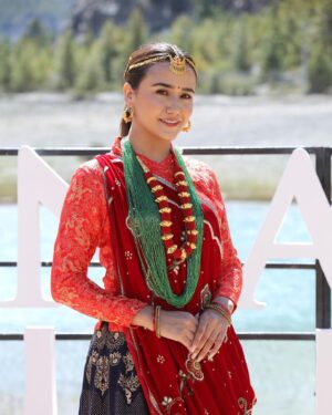 Swastima Khadka Instagram - Manang, you got my whole heart. Will come back soon. ❤️

At the launch of @manangwinery 🙏
Thank you @dipti_gurung_ for the lovely gurung Attire. 😘
#manang #gurungattire