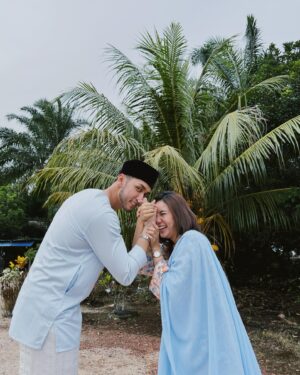 Sweet Qismina Instagram - Biru untuk ketiga 🩵
Ada yang masih beraya ke atau dah masuk kerja?