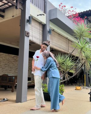 Sweet Qismina Instagram - Ya Allah , hindarkanlah kami dari fitnah dunia , jauhkanlah kami dari maksiat dan lindungilah hubungan kami hingga ke syurga 🤲🏻