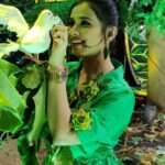 Swetha Changappa Instagram - Live the Moment ❤️ This moment is precious ❤️ Forest theme for @zeekannada chota champion look is designed by my beautiful team Make up:- @keerthiram28 Hair:- @rashmitha_glamourholic Outfit and jewellery:- @rktopknotchstudio Assistant:- @vinod_b_890 Photography:- @b_h_a_r_a_t_h_photogra Falling in love with this song and lyrics... @arjun_janya_musician @yogarajbhatofficial Special mention to this amazing song...
