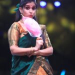 Swetha Changappa Instagram - ಹಳ್ಳಿಯ ಬೆಡಗಿ❤️🧿😍 ಲಂಗ ದಾವಣಿ ನನಗೆ ಚೆನ್ನಾಗಿ ಕಾಣುತ್ತೆ ಅಲ್ವಾ??? Make up:- @keerthiram28 Hair:- @rashmitha_glamourholic Outfit & jewellery@rktopknotchstudio Assistant:- @vinod_b_890 Photography:- @b_h_a_r_a_t_h_photography
