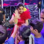 Swetha Changappa Instagram - Behind the shoot❤️ The grand opening of chota champion show ❤️ Loving the roller coaster ride with the cute little ones in the set❤️ I hope u all enjoyed the grand opening episodes of chota champion show on zee kannada ❤️ Make up:- My one n only favourite @keerthiram28 ❤️ @rktopknotchstudio Beautiful Outfit :- @yukthi_designs Jewellery:- @velvetboxby Hairstyle:- @kanasu_amstudio My Assistant:- @vinoda_b_890 Photography:- @b_h_a_r_a_t_h_photography