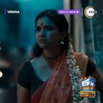 Swetha Changappa Instagram - ನೋಡೋಕೆ ಸ್ವೀಟು, ಹತ್ತಿರ ಹೋದರೆ ಆದ್ರೆ ಘಾಟು ಈ ಪಾರಿ. ನೋಡಿ ವೇದ ನಿಮ್ಮ ZEE 5 ನಲ್ಲಿ #ವೇದ #Vedha #VedhaOnZEE5 #5thAnniversary #5XEntertainment @nimmashivarajkumar @nimmaaharsha @zeestudiosofficial @geethapictures @zeestudiossouth @swethachangappa @lasyanagraj @prathapkuri arjun_janya_musician @ZmcSouth @adithisagarr @ganavilaxman #Shivanna #Chinnumari #ShivarajKumar #watchonzee5 #ZEE5 #ZEE5Kannada