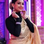 Swetha Changappa Instagram - ELEGANCE at its BEST❤️ Ohh man, i loved my look for womens day celebration episode of super queen show ❤️ Thank you my beautiful team to agreeing to my demands for this episode 🙈 and pulling out the best look❤️ Makeup:- @keerthiram28 Love u darling for the beautiful makeup as always Jewellery:- @rentbridaljewels Thank you Vani this beautiful jewellery which looked perfect for this look Outfit and styling:- @rktopknotchstudio Thank u Keerthi for the best option that u got ❤️ Hairstyle:- @hairstyle_by_shashi i love u Shashi. This was the best❤️