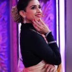 Swetha Changappa Instagram - ELEGANCE at its BEST❤️ Ohh man, i loved my look for womens day celebration episode of super queen show ❤️ Thank you my beautiful team to agreeing to my demands for this episode 🙈 and pulling out the best look❤️ Makeup:- @keerthiram28 Love u darling for the beautiful makeup as always Jewellery:- @rentbridaljewels Thank you Vani this beautiful jewellery which looked perfect for this look Outfit and styling:- @rktopknotchstudio Thank u Keerthi for the best option that u got ❤️ Hairstyle:- @hairstyle_by_shashi i love u Shashi. This was the best❤️