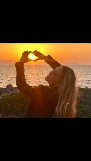 Tânia Mara Instagram - Acordei reflexiva e inspirada após ver o vídeo de hoje do @jacobpetry 🙏🏼🤍🍃

#deus 
#gratidão 
#amor
#leveza
#reflexão