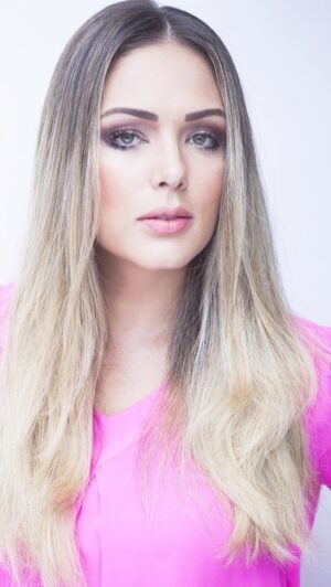 Tânia Mara Instagram - Perdoem a afinação, mas neste dia estava tão nervosa, emocionada e feliz… 🥹
Sonhei  por anos com esse momento e ao cantar essa música senti meu coração pulando de gratidão, uma vontade de chorar tremenda e um filme passando na minha cabeça. 
Dos muitos momentos que eu e minha família acreditamos, lutamos e conseguimos realizar nossos sonhos em meio a dificuldades. 
Deus sempre foi maravilhoso e nos fortaleceu, livrou e protegeu nesse caminho.
E o Jô Soares foi de uma generosidade e carinho comigo que jamais esquecerei. 🙏🏼🥹❤️

#tbt❤️ 
#sonhos 
#emocao 
#alegria 
#gratidao 
#musica 
#amor 
#fé 
#deusébomotempotodo 
#momentos 

Piano: @thiagogimenes1