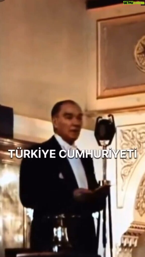 Türkan Şoray Instagram - Ata❤️m bize emanet ettiğin Cumhuriyete sonsuza kadar sahip çıkacağız🇹🇷🇹🇷