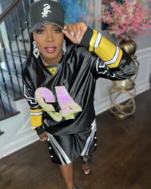 Ta'Rhonda Jones Instagram - Because I felt like it! 🤷🏿‍♀️

@shopakira on my body😜