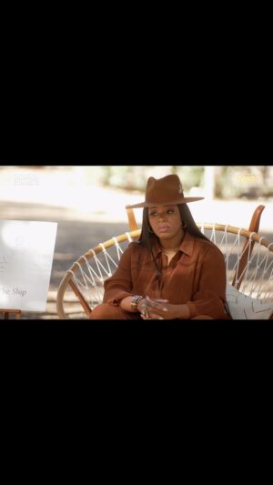 Ta'Rhonda Jones Instagram - The latest episode of #TheNeverEverMets got a lil interesting 🤨! Could the chemistry between Brandon & Sienna be turning into cold h2o 👀 ? Ion know about ya’ll but I love my old man & imma stick beside him….do you guys think in today’s society no one wants to work for a relationship anymore? 
Make sure you guys stream on @owntv & @hbomaxes for the latest episodes!!
#Tv #Show #Host #Reality #Dating #Date