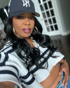 Ta'Rhonda Jones Instagram - He loves it here😉 

@shopakira on my body