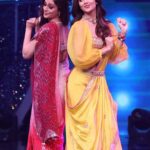Tabu Instagram - @theshilpashetty 💕😘💕 @sonytvofficial #superdancerchapter4 @geeta_kapurofficial