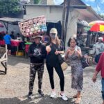 Tamara Bleszynski Instagram - Dibalik Wanita/Perempuan Kuat ada Wanita/Perempuan HEBAT. Yesss… Harap di baca lagi. Ketika aku harus bolak balik mengurus perkara karena Ego Maskulin seseorang yg Rakusnya ga kelar2, Aku harus meninggalkan pekerjaanku..meninggalkan anakku. Pada saat Duniaku jungkir balik, Justru Perempuan/Wanita lah yang membantuku dengan Ikhlas. Membantuku agar Warung tetap berjalan, Anakku pun di jagain dengan sepenuh hati. Sebagai single Mother…aku sangat bersyukur. Itulah hebatnya ketika Wanita/Perempuan BERSATU…kita saling MEMBANTU. Terima kasih Ida Tanjung sayang atas Kasihnya ♥️ Yesss…ku ulang yahhhh.. Dibalik Wanita/Perempuan Kuat ada Wanita/Perempuan HEBAT ~ TBlz