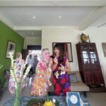 Tamara Bleszynski Instagram - Hari ini aku sangat gembira, terima kasih telah diberi kepercayaan utk merayakan moment special Birthday sis @sashaabee dan teman2 sayang 💖 Senang sekali semua Happy dengan Masakan dari Teh Manis @tehmanisbali Semoga menjadi Berkah untuk Kita semua. Wassalam, Tamara Bleszynski TEH MANIS 🏡TEH MANIS Jl Batu Mejan T7 Echo Beach Canggu Bali Indonesia 🇮🇩 📞 081246409786 #birthdaycelebration #tehmanisbali