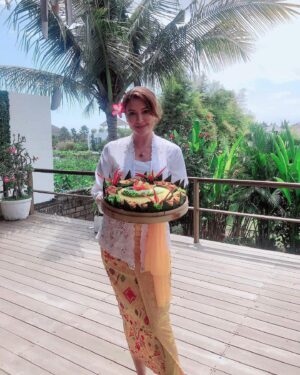 Tamara Bleszynski Instagram - Sendiri itu Pasti. 

Happy Belated Kartini’s Day 💛