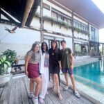 Tamara Bleszynski Instagram - Terima kasih Kak @chrissysiahaan dan Olivia sdh mampir ke Teh Manis. Dan… Terima kasih jg teman2 yg sdh mampir hari ini ke @tehmanisbali 🤗 Sehat dan bahagia selalu yah ♥️