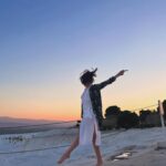 Tamara Bleszynski Instagram - Dunia bisa jungkir balik, tapi selama Nafas ini masih diberi oleh Yang Maha Kuasa…tetap Berjuang dan Bersyukur. Menyerah?? Tak Akan Aku. Kututup malam/pagi dengan Doa yg indah. “Terima kasih atas Anugerah Nafas ini.” ~ Manusia. TBlz 🤍