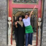 Tamara Bleszynski Instagram - Dibalik Wanita/Perempuan Kuat ada Wanita/Perempuan HEBAT. Yesss… Harap di baca lagi. Ketika aku harus bolak balik mengurus perkara karena Ego Maskulin seseorang yg Rakusnya ga kelar2, Aku harus meninggalkan pekerjaanku..meninggalkan anakku. Pada saat Duniaku jungkir balik, Justru Perempuan/Wanita lah yang membantuku dengan Ikhlas. Membantuku agar Warung tetap berjalan, Anakku pun di jagain dengan sepenuh hati. Sebagai single Mother…aku sangat bersyukur. Itulah hebatnya ketika Wanita/Perempuan BERSATU…kita saling MEMBANTU. Terima kasih Ida Tanjung sayang atas Kasihnya ♥️ Yesss…ku ulang yahhhh.. Dibalik Wanita/Perempuan Kuat ada Wanita/Perempuan HEBAT ~ TBlz