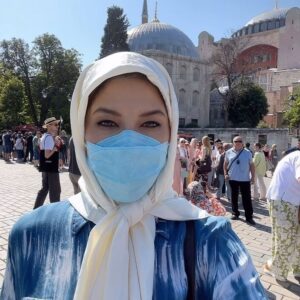 Tamara Bleszynski Instagram - Semoga suatu saat nanti dengan kerja kerasku dan dari penghasilanku walau tdk Seberapa, aku bisa mengumpulkan rejeki agar bisa membiayai keluarga dan sahabatku utk Umroh. 

Itu Doaku juga. 

Semoga terkabulkan. 

Met malam/pagi jiwa2 yg indah 💕

Vid: Saat dulu di Türkiye