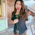 Tamara Bleszynski Instagram - Right here waiting for You…. 💞 Ga kerasa Teh Manis sudah 5th…dan aku masih menunggu mu… 📍 @tehmanisbali Video: Teh Manis dari Tahun ke Tahun.