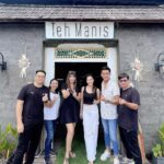 Tamara Bleszynski Instagram - Welcome to my paradise @tehmanisbali 💚 Thank you for today yah friends and family dah mampir lagi ke TEH MANIS 🙏🥰