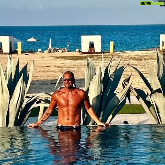 Tamer Hagras Instagram - Beach vibes…. ‎الحمدلله 🤲🏽 #hagrastravels #tamerhagras #hagras #actor #تامرهجرس #هجرس #هجرس_تراڤلز