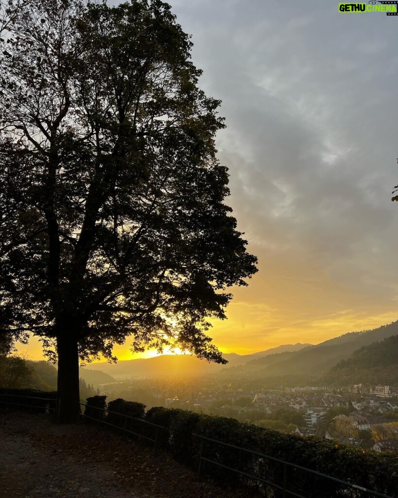 Tamer Hagras Instagram - Freiburg first😁 🇩🇪 الحمدلله 🤲🏽 #hagras #hagrastravels #tamerhagras #تامرهجرس #هجرس_تراڤلز 🥰 #هجرس