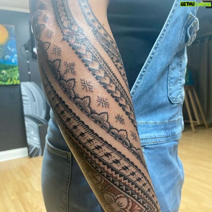 Tamina Instagram - Vinaka, FaaFetai, Thank You Thank you @samoan_mike and to your beautiful wife who helped as well. Can’t believe I finally got it🌺🙏🏽🤎🖤 . . . Song: The Five Stars “Samoa Matalasi”