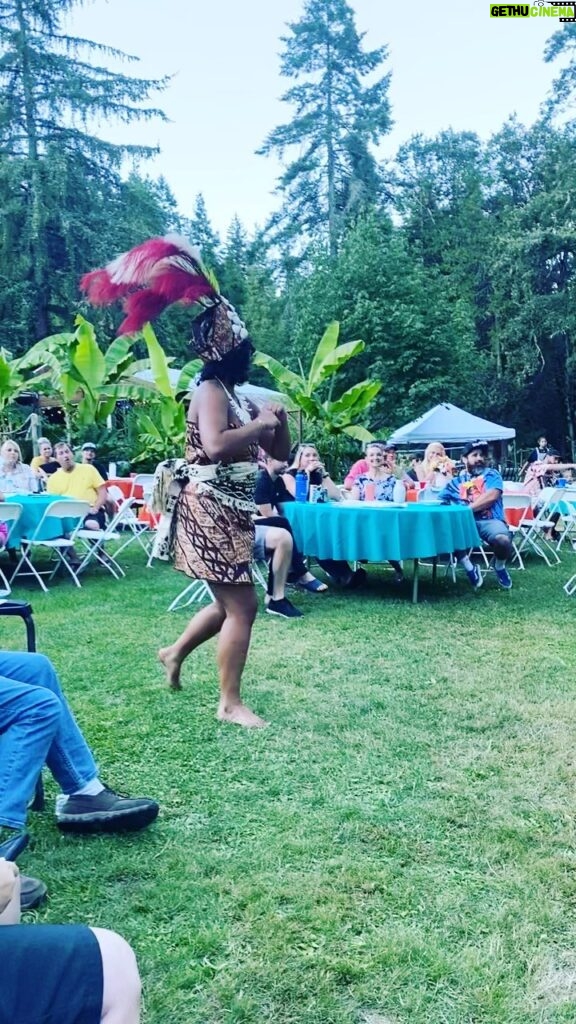 Tamina Instagram - Male’ata Ali’iau Snuka Polamalu😭🤟🏽❤️ WE ALL couldn’t be more proud. This was my babies first time doing the Taualuga ( traditional samoan dance) 🌺 She has never been afraid to try something new. Congrats My Lewa!! You did amazing❤️😍👏🏽🙌🏽 🤟🏽CHHHHEEEEHOOOOOOOOOO
