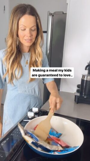 Tammin Sursok Instagram - Mom hack 101. No more wasted meals 😂 
IB @meredithborsgard #mom #funny #parents